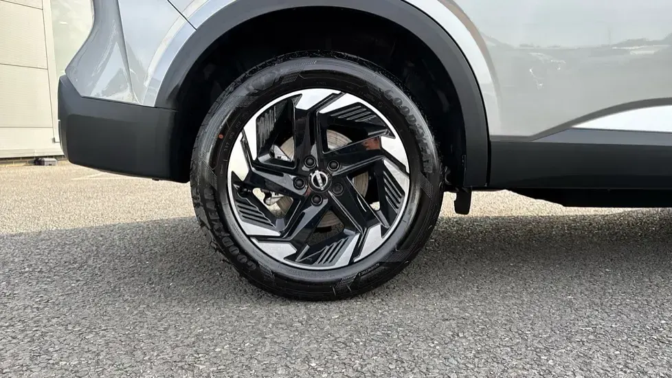 New Nissan Qashqai 140 HP (102 kW) 2026 Blade silver SUV