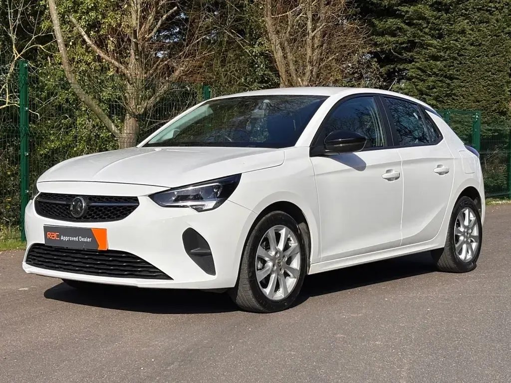 Used Vauxhall Corsa Design Edition 75 HP (55 kW) 2023 White Hatchback