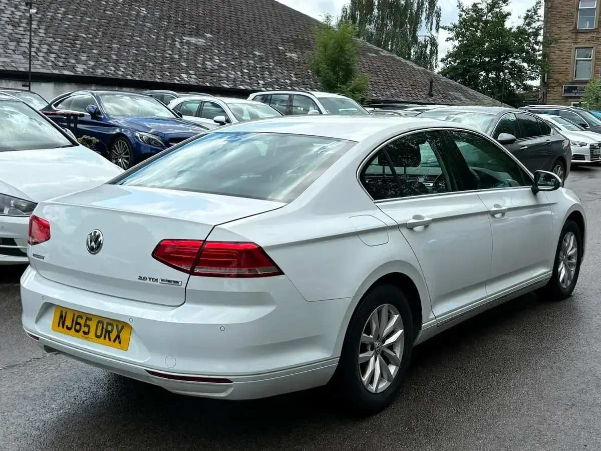Used VW Passat SE 2015 White Sedan