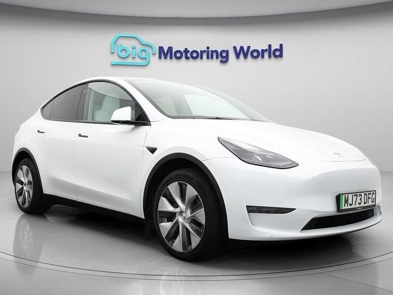 White Used 2023 Tesla Model Y Long Range AWD SUV | £28,400 (Fair price) - Image 1/4