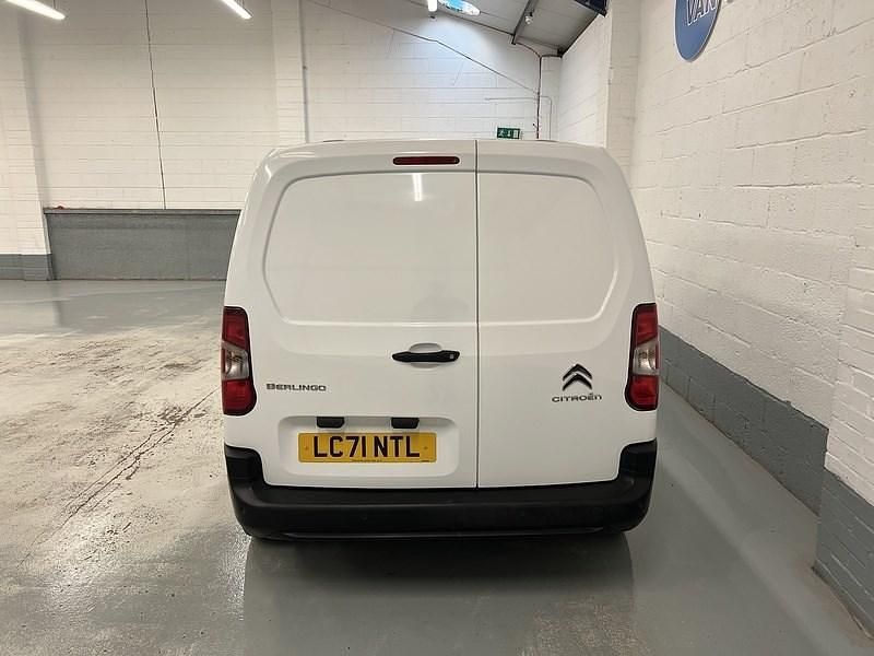 Used Citroën Berlingo 75 HP (55 kW) 2021 White MPV