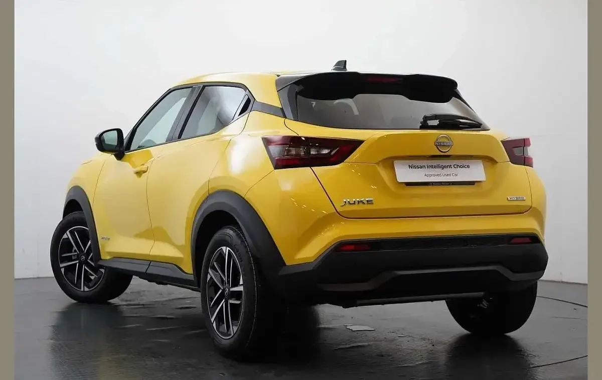 Used Nissan Juke N-Connecta 140 HP (102 kW) 2024 Yellow SUV