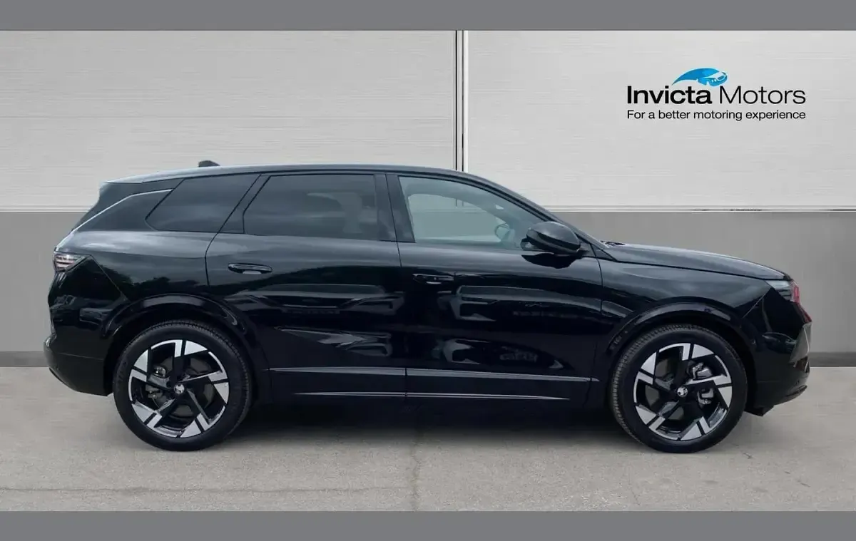 Used Vauxhall Grandland Ultimate 156 kW (213 HP) 2025 Black SUV