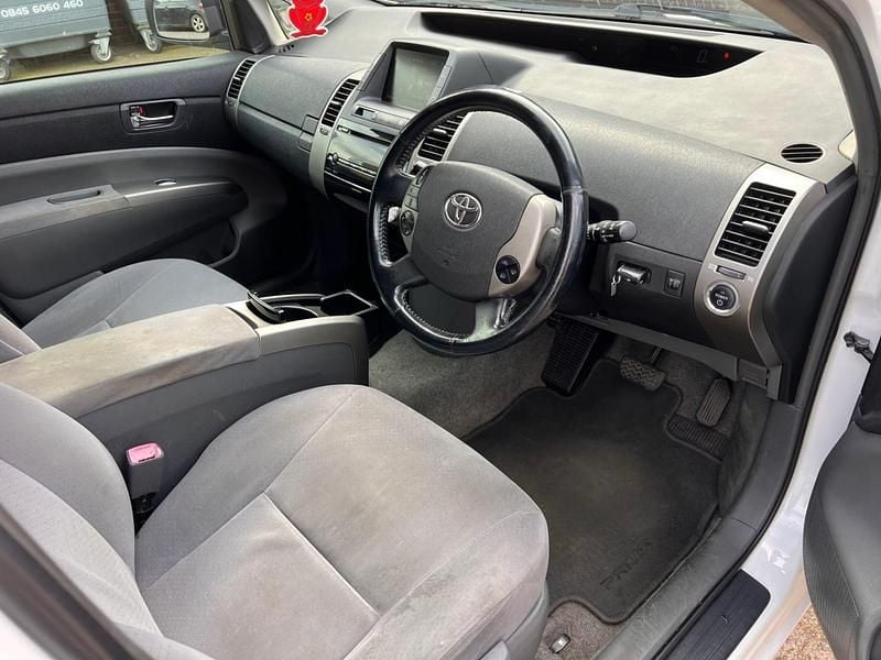 Used Toyota Prius T3 2007 White Hatchback