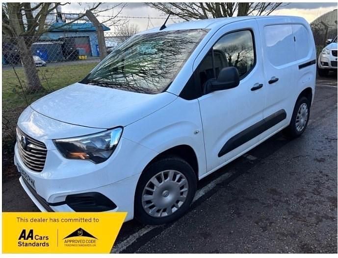 Used Vauxhall Combo Sportive 100 HP (73 kW) 2020 White MPV