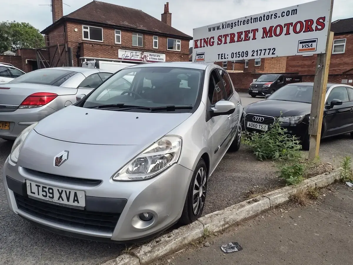 Used Renault Clio Expression 128 HP (94 kW) 2009 Silver Hatchback