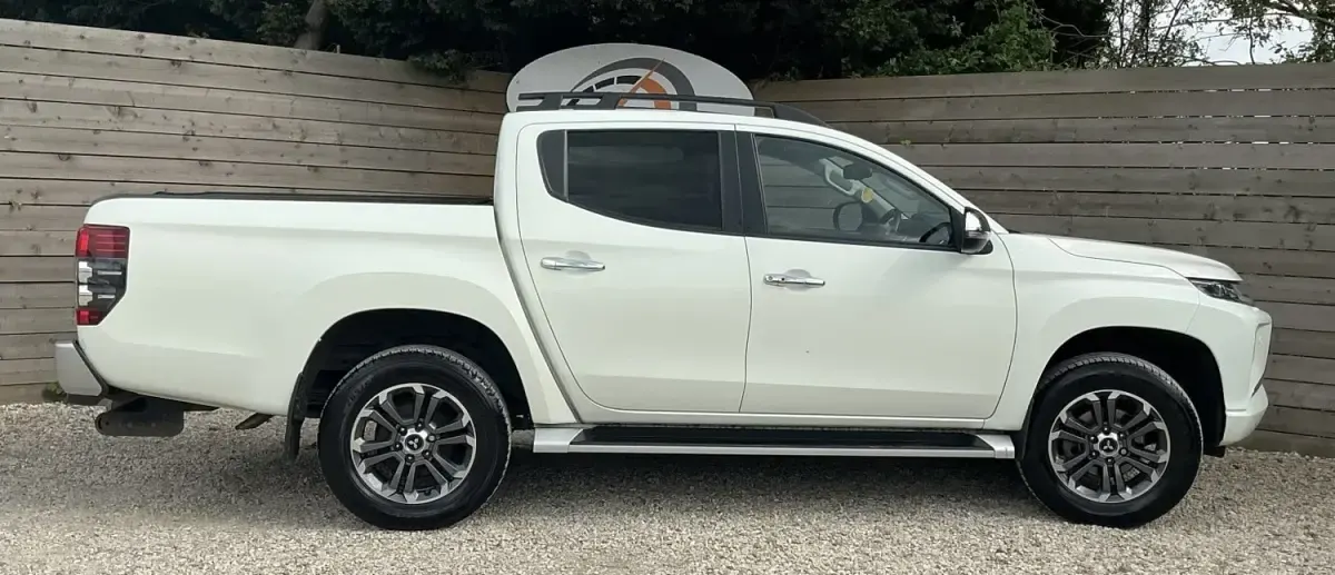 Second-hand Mitsubishi L200 150 CP (110 kW) 2021 Alb Pickup