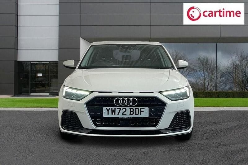 Used Audi A1 Sportback Sport 95 HP (69 kW) 2023 White Hatchback