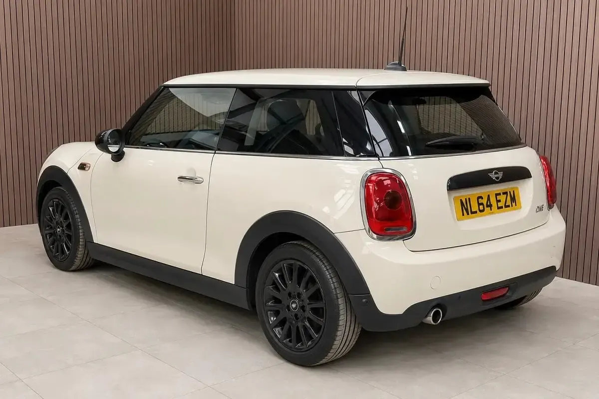 Used Mini ONE Hatch 102 HP (75 kW) 2014 White Hatchback