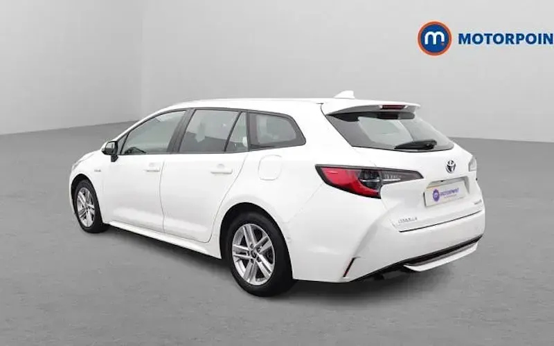 Used Toyota Corolla 184 HP (135 kW) 2022 White Estate