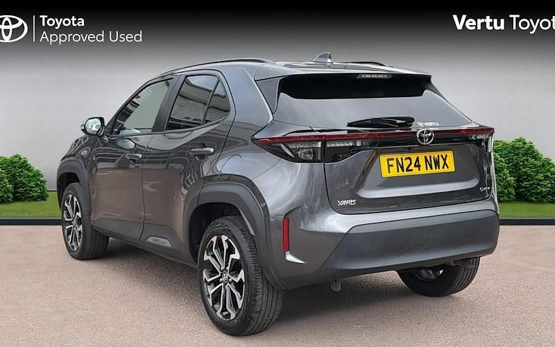 Used Toyota Yaris Hybrid Design 116 HP (85 kW) 2026 Estate