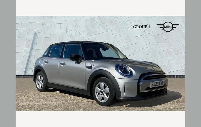 Used Mini Cooper Classic 136 HP (100 kW) 2023 Silver Hatchback
