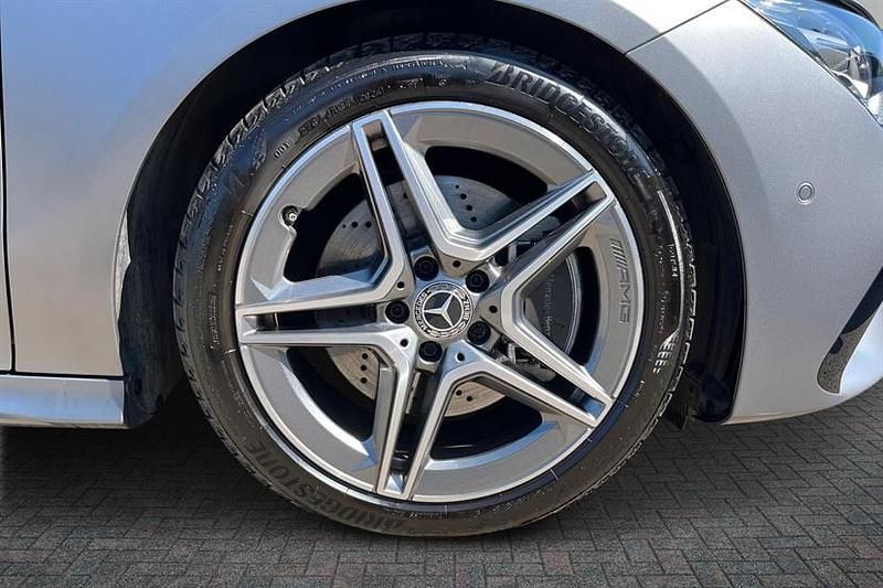 Used Mercedes CLA200 Executive 163 HP (119 kW) 2025 Mountain grey Estate