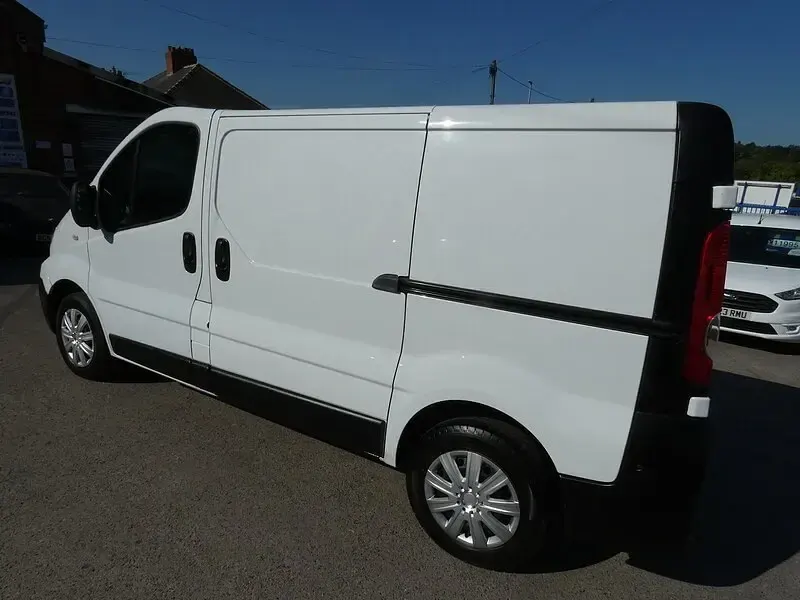 Used Renault Trafic 115 HP (84 kW) 2012 White MPV