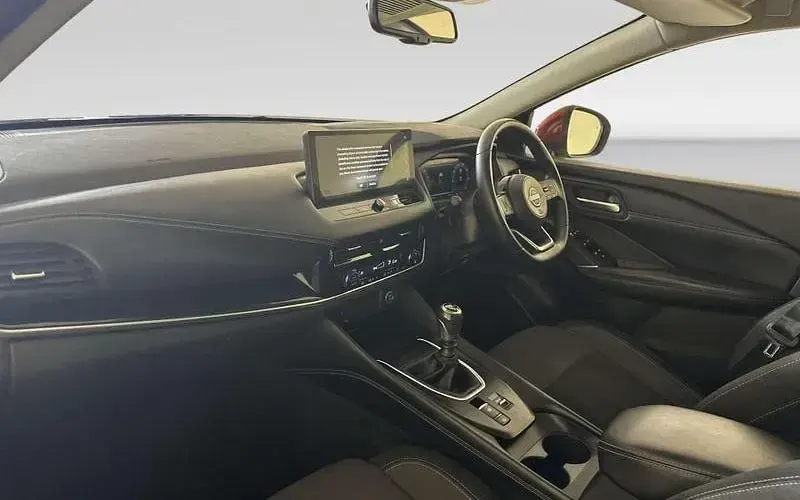 Used Nissan Qashqai N-Connecta 140 HP (102 kW) 2023 Red SUV