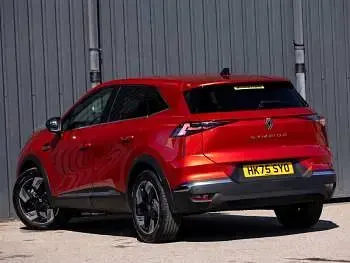 Used Renault Symbioz Techno 140 HP (102 kW) 2025 Red SUV