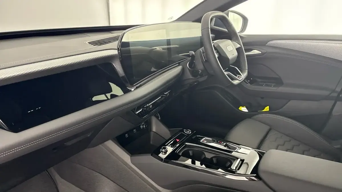 New Audi A6 e-tron S-Line 100 kW (136 HP) 2025 Plasma blue Estate