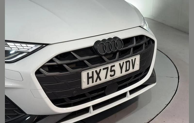 Used Audi A3 Black Edition 150 HP (110 kW) 2025 White Hatchback