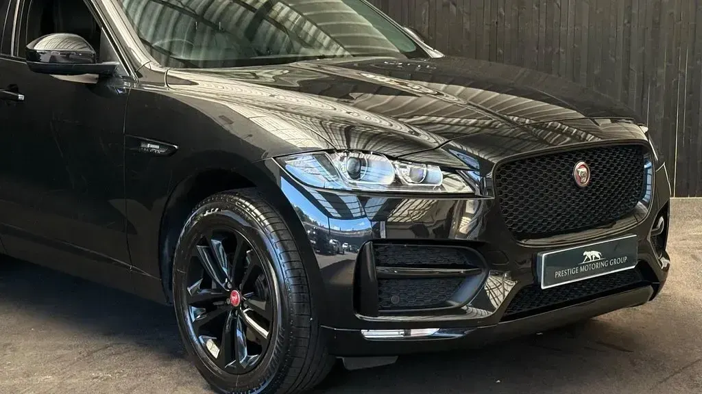 Used Jaguar F-Pace R-Sport 180 HP (132 kW) 2018 Black SUV