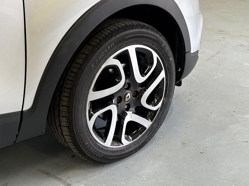 Used Renault Captur Dynamique 120 HP (88 kW) 2017 Silver/black SUV