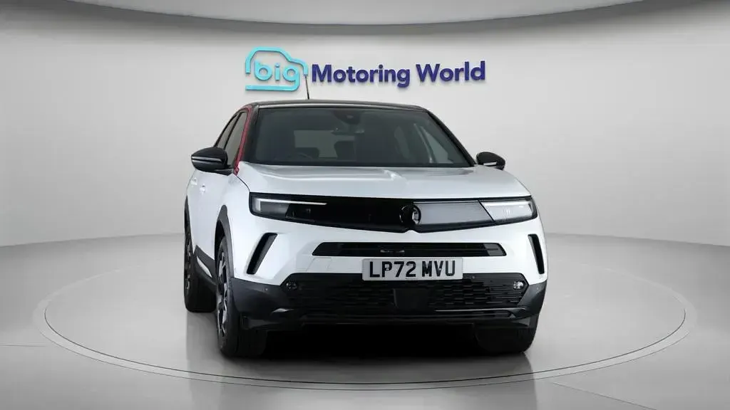Used Vauxhall Mokka GS Line 131 HP (96 kW) 2022 White SUV