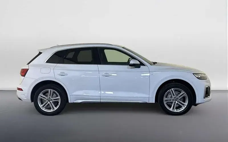 Used Audi Q5 S-Line 265 HP (194 kW) 2023 White SUV