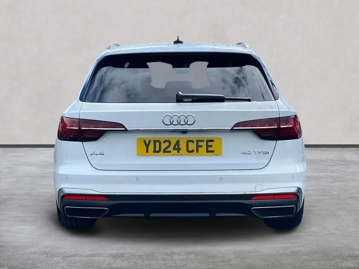 Używany Audi A4 S-Line 204 KM (150 kW) 2024 Biały Kombi