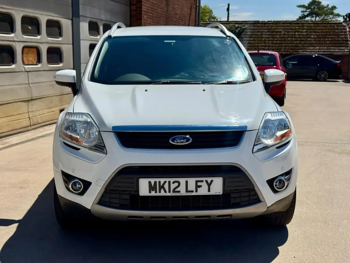 Used Ford Kuga Zetec 140 HP (102 kW) 2012 White SUV