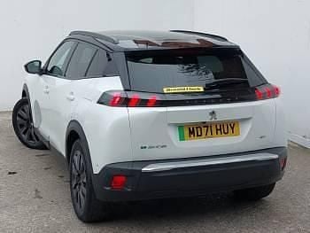 Used Peugeot e-2008 Premium 100 kW (136 HP) 2022 White SUV