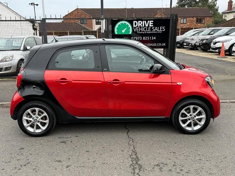 Used Smart ForFour Passion 2016 Red Hatchback