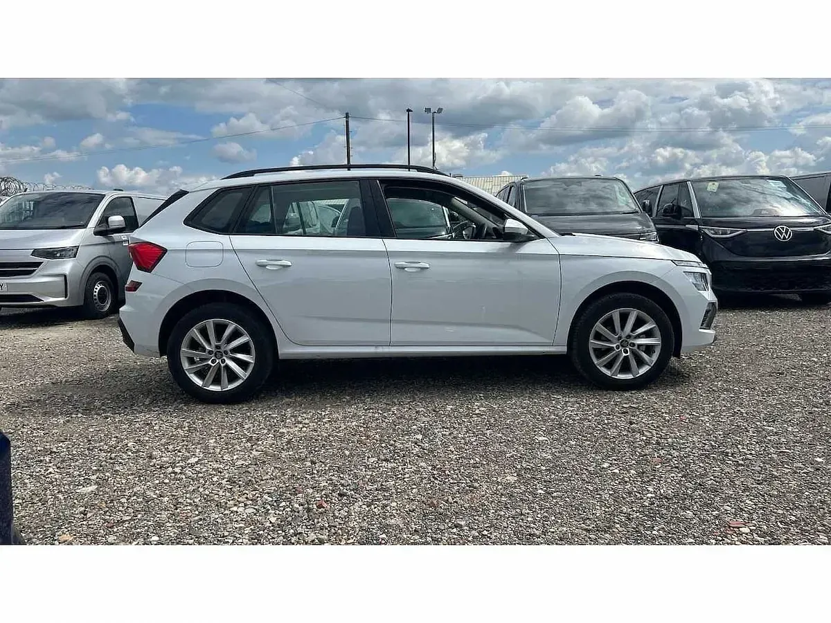 Usado Skoda Kamiq SE 116 CV (85 kW) 2025 Blanco SUV