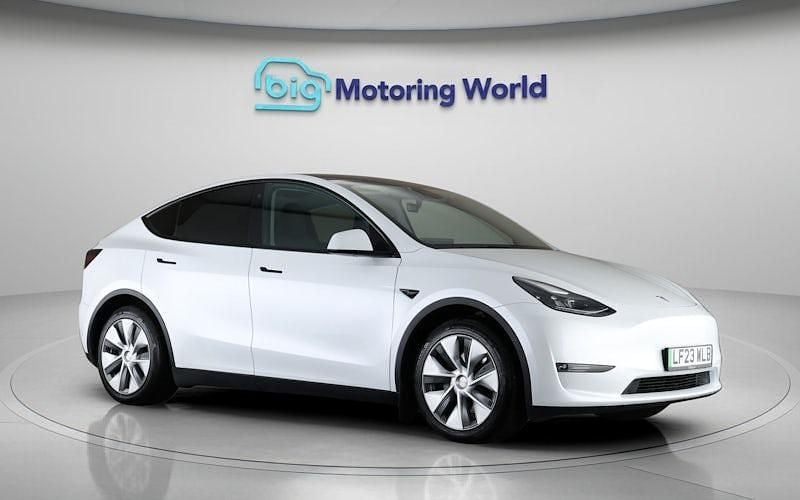 Used 2025 Tesla Model Y Long Range AWD SUV | £25,800 (Super price) - Image 1/4
