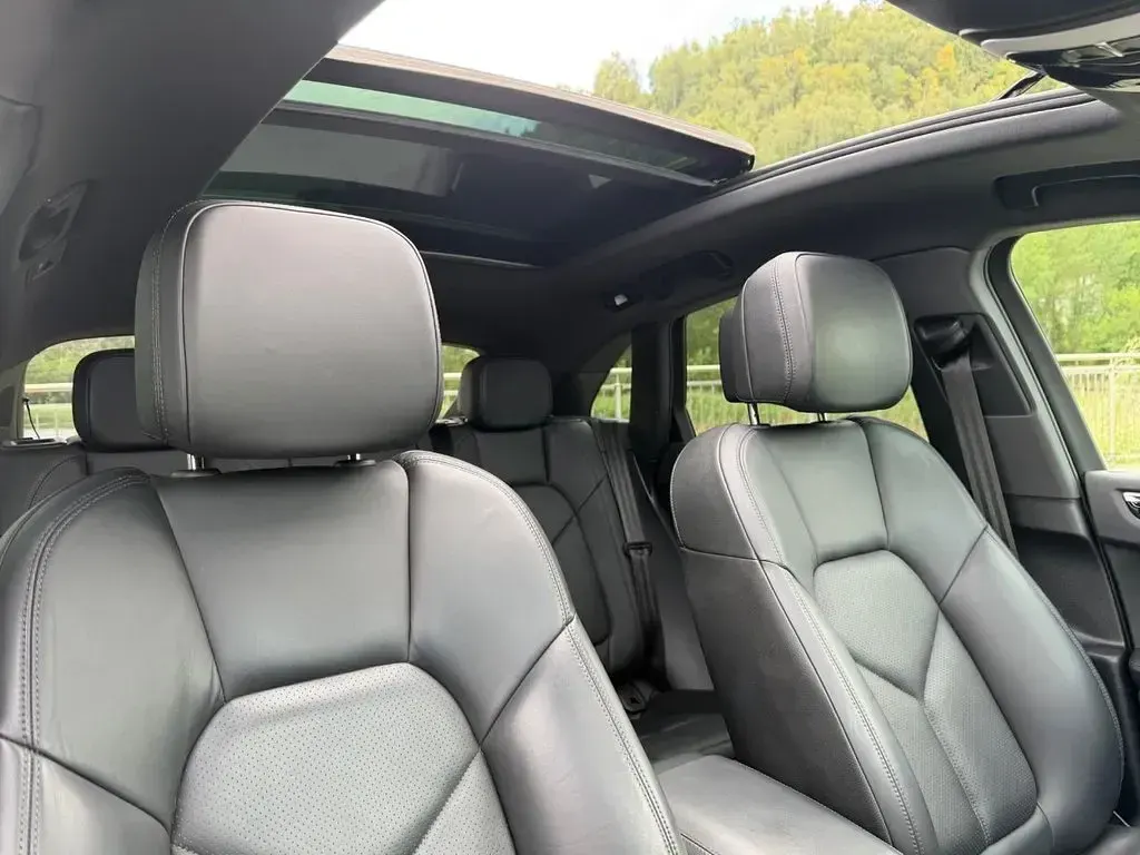 Used Porsche Macan 354 HP (260 kW) 2020 Black SUV