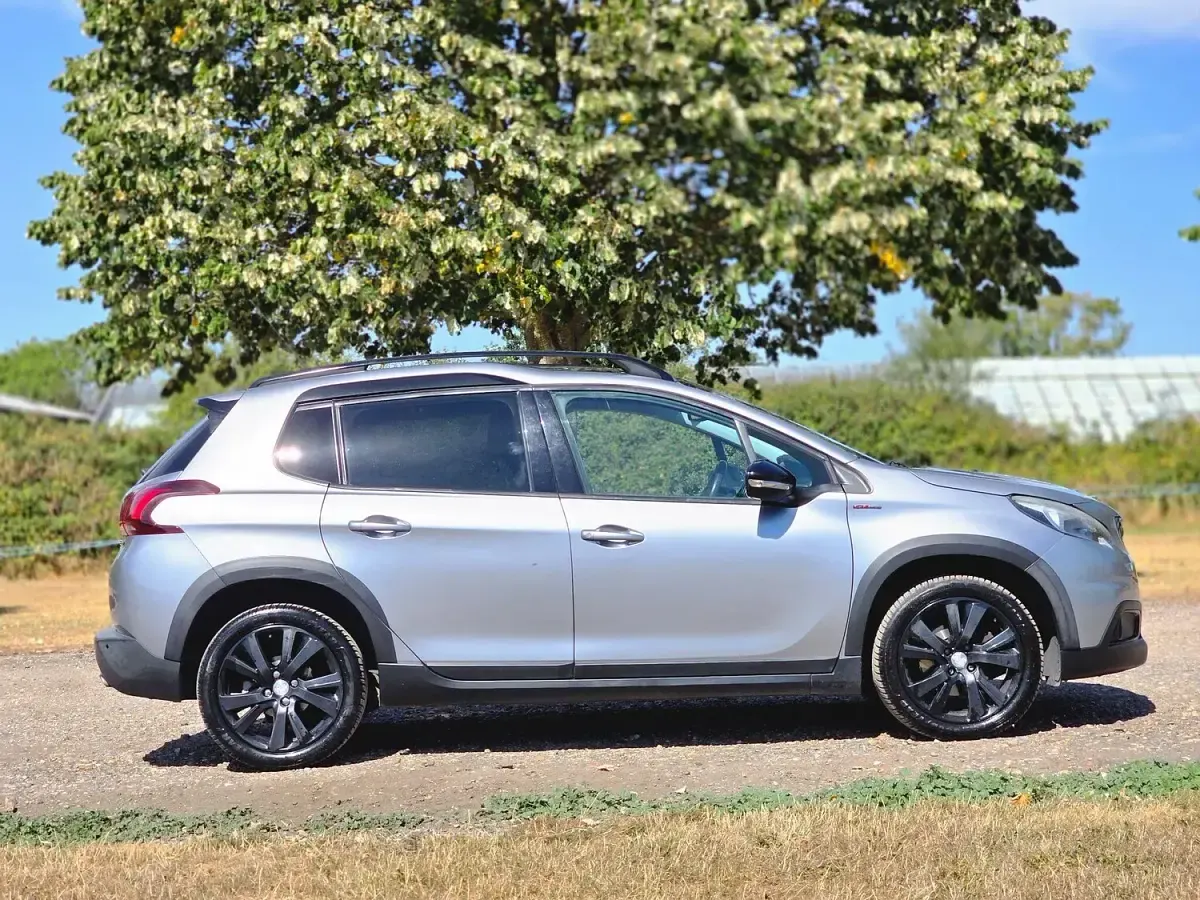 Used Peugeot 2008 GT-line 82 HP (60 kW) 2017 Grey SUV
