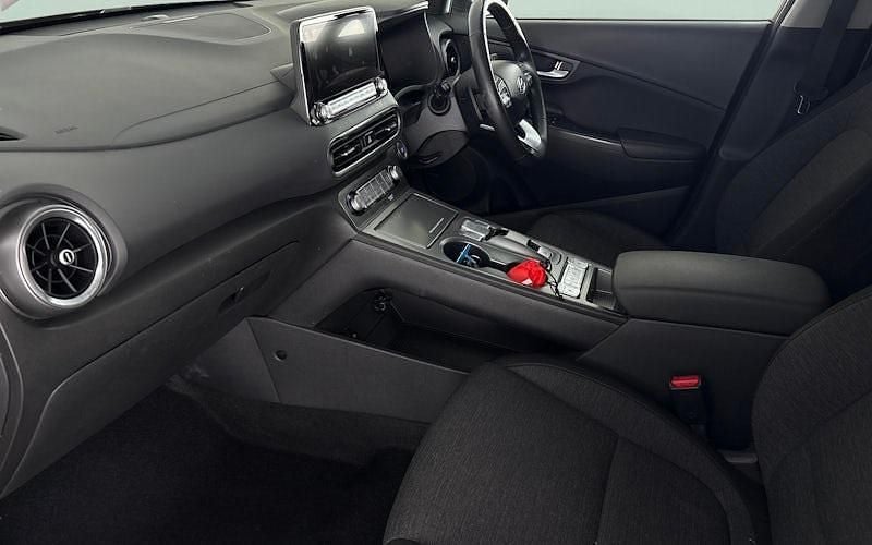 Used Hyundai Kona Premium 150 kW (204 HP) 2022 Red SUV