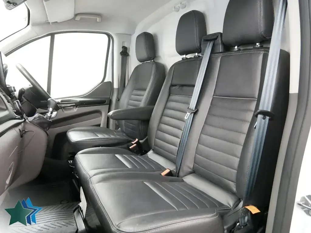 Used Ford Transit Custom 130 HP (95 kW) 2023 White Van