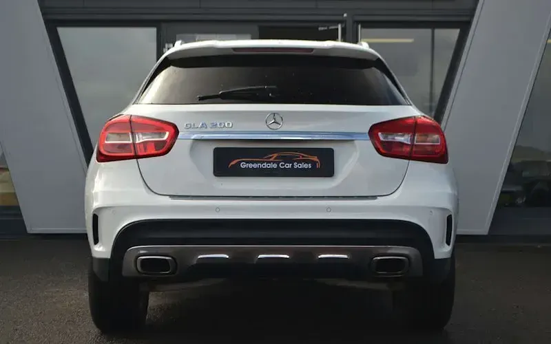 Used Mercedes GLA200 Executive 156 HP (114 kW) 2018 White SUV