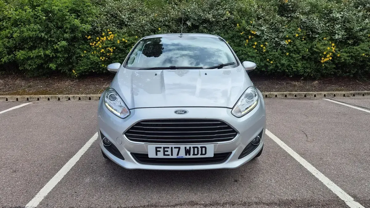 Used Ford Fiesta Zetec 100 HP (73 kW) 2017 Silver Hatchback
