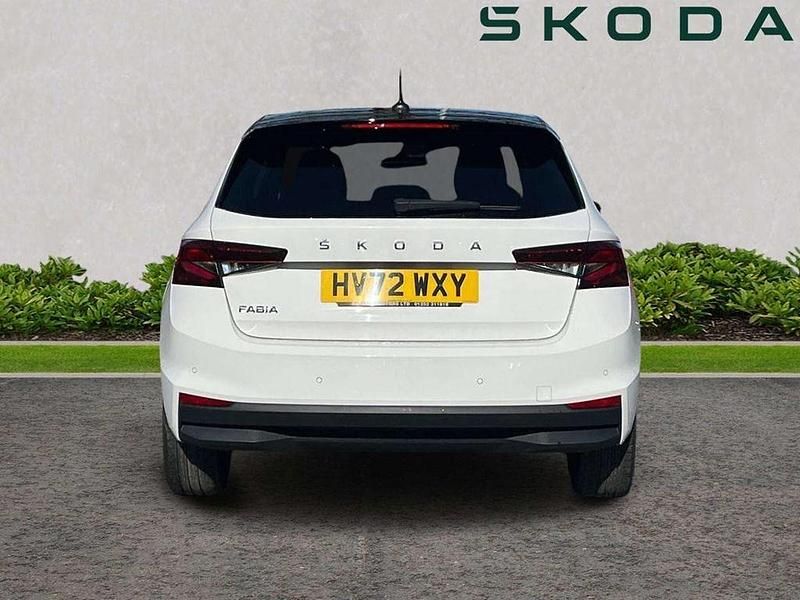 Used Skoda Fabia Colour Edition 108 HP (79 kW) 2022 White Hatchback