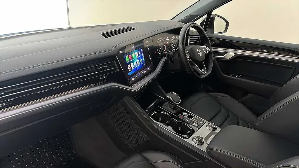 Used VW Touareg Black Edition 286 HP (210 kW) 2023 White SUV