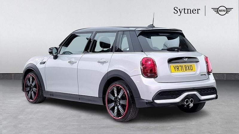 Used Mini Cooper S Exclusive 176 HP (129 kW) 2021 Silver Hatchback