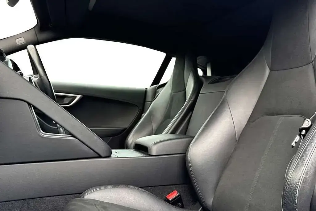 Used Jaguar F-Type R-Dynamic 300 HP (220 kW) 2019 Red Coupe
