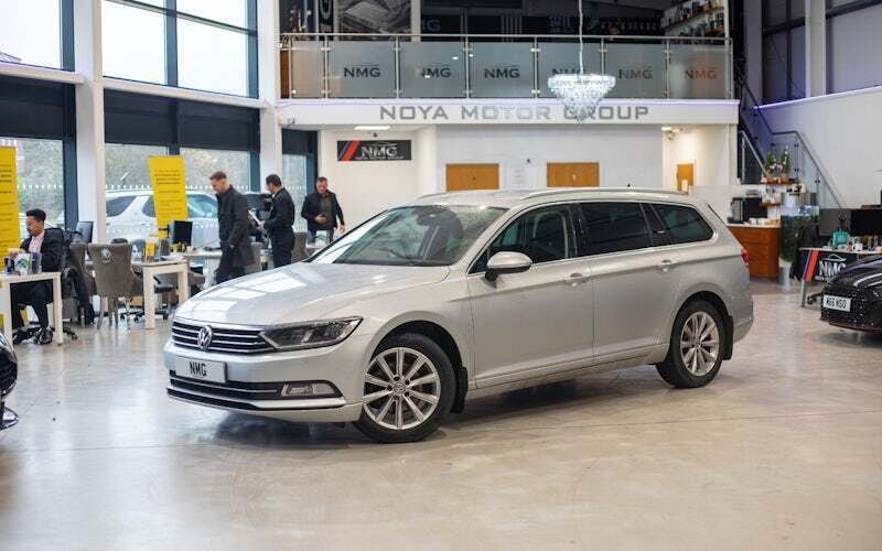 Used 2019 VW Passat Business Estate | £8,599 (Good price) - Image 1/4