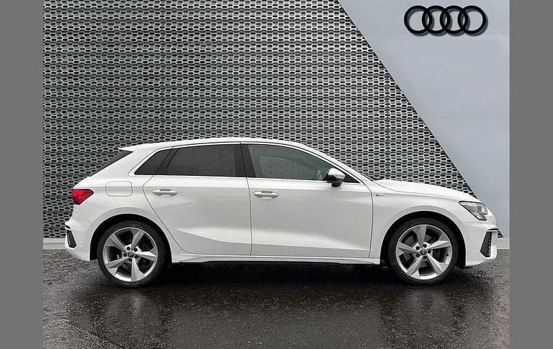 Used Audi A3 S-Line 147 HP (108 kW) 2020 White Hatchback