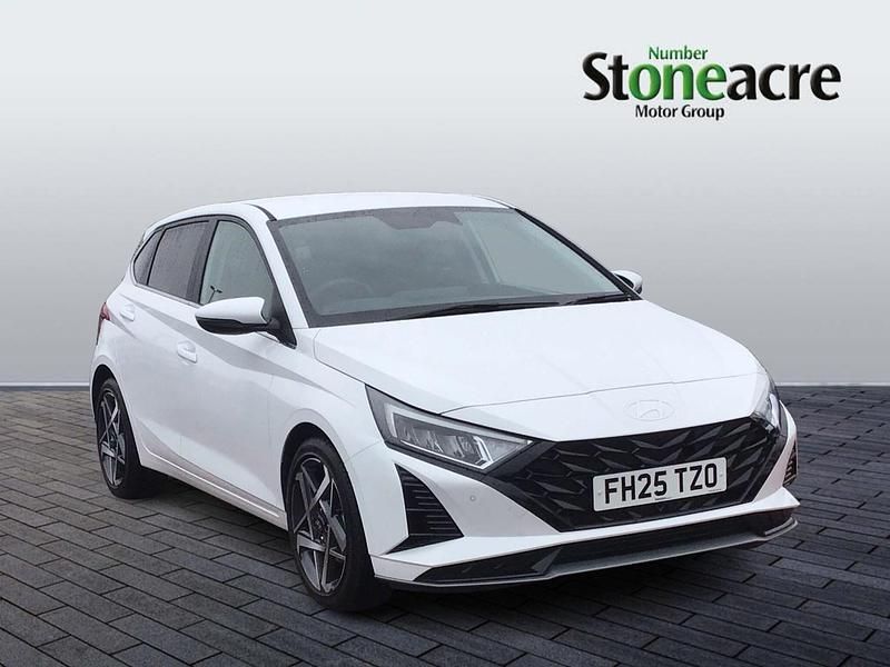 Used Hyundai i20 Premium 99 HP (72 kW) 2025 White Hatchback