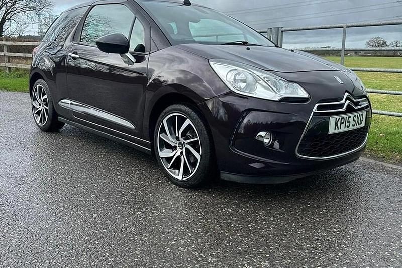 Used Citroën DS3 PureTech 110 HP (80 kW) 2015 Cabriolet