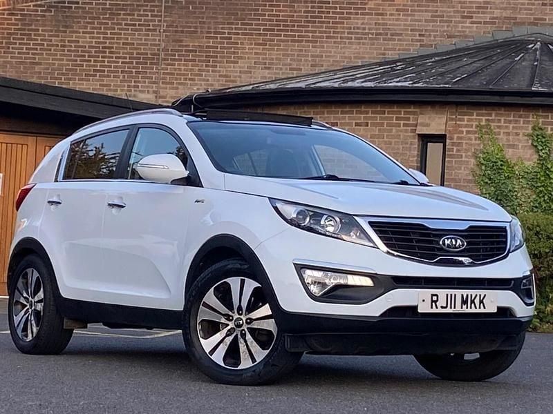 White Used 2011 Kia Sportage 2 SUV | £4,250 (Fair price) - Image 1/4