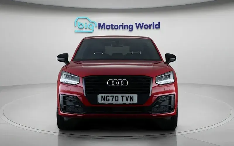Begagnad Audi Q2 Black Edition 150 HK (110 kW) 2020 Röd SUV