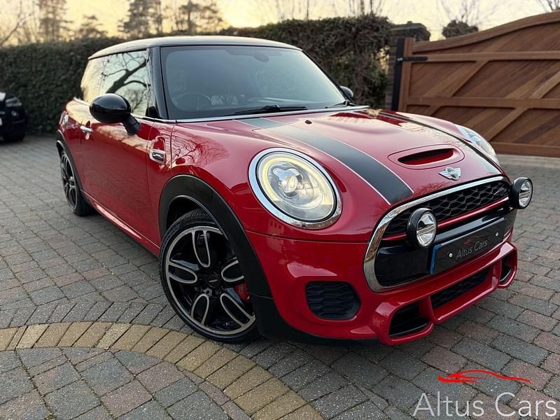 Used Mini John Cooper Works Hatch 231 HP (169 kW) 2019 Red Hatchback