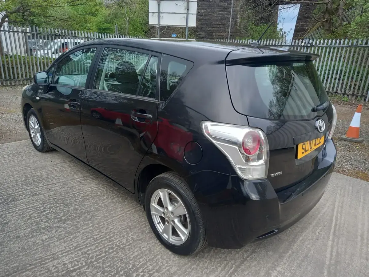 Used Toyota Verso 132 HP (97 kW) 2010 Black MPV